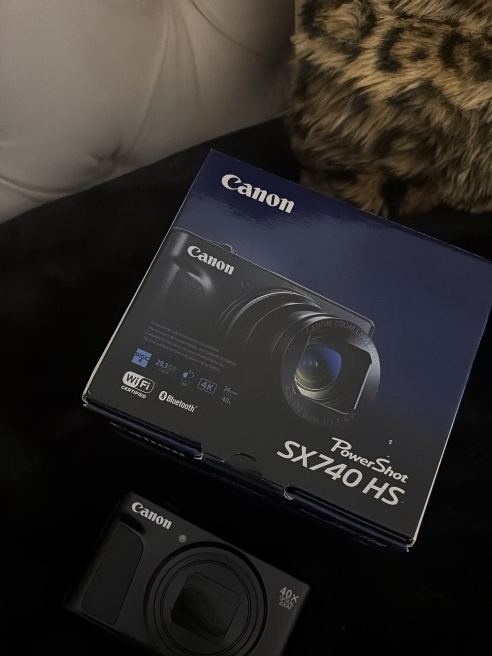 Canon PowerShot SX740 HS Compact Camera in Black